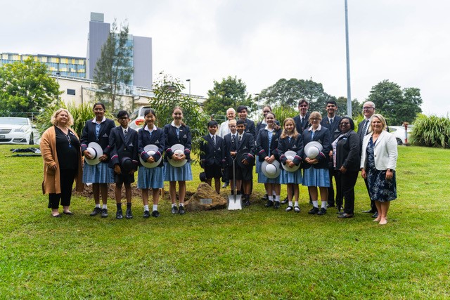 Queens Jubilee Tree Planting 1.jpg